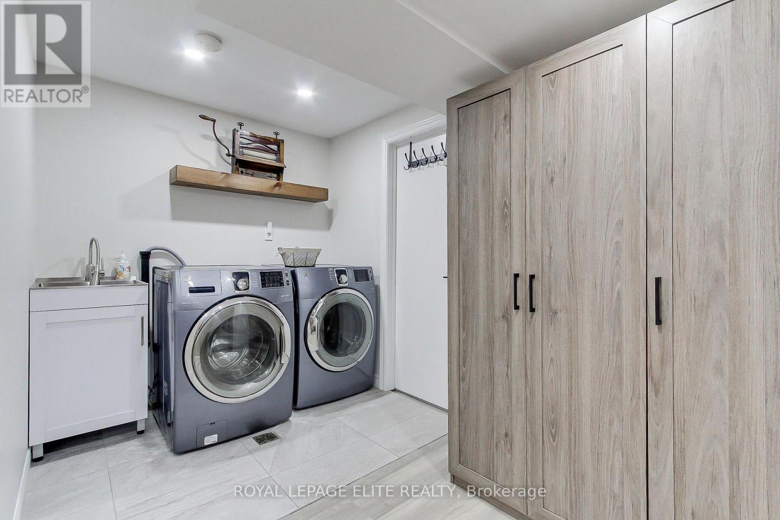 13 Alphonsus Court Property Photo 38