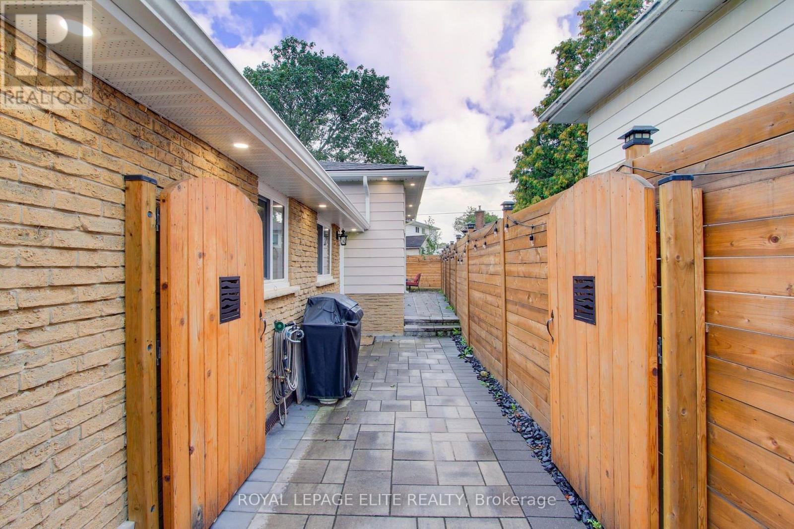 13 Alphonsus Court Property Photo 39