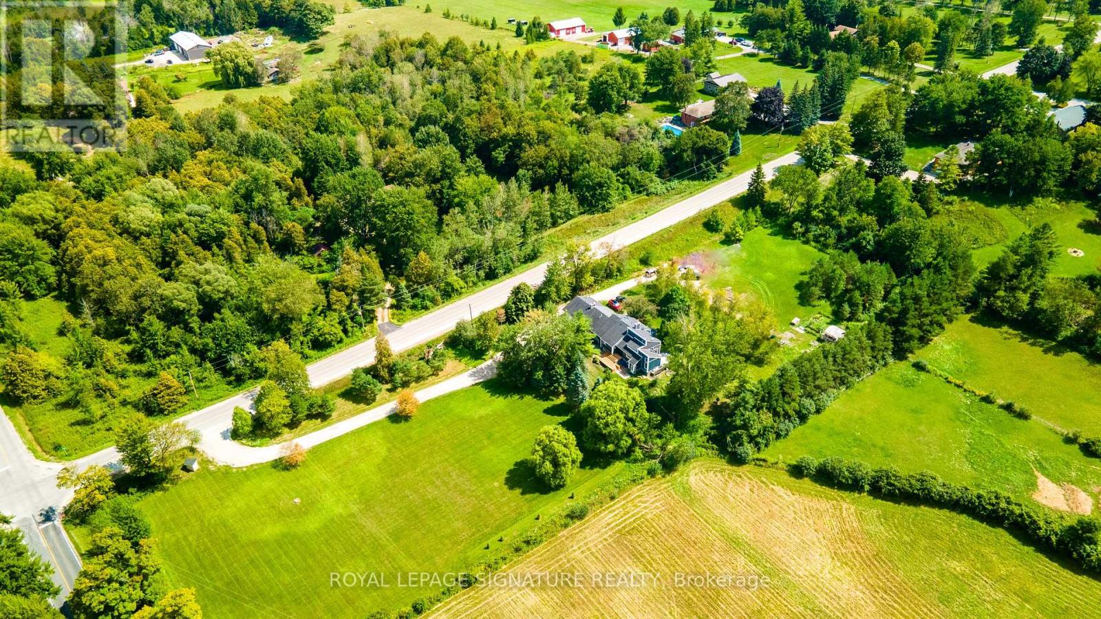 3232 15th Side Road Property Photo 5