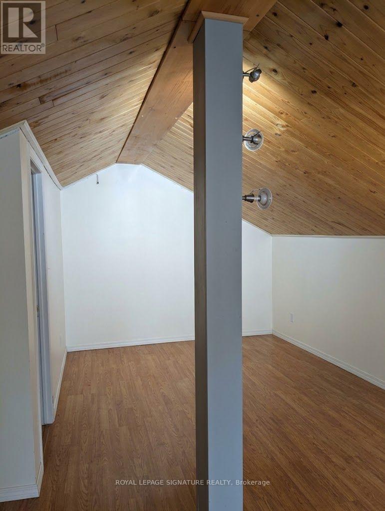 3232 15th Side Road Property Photo 22