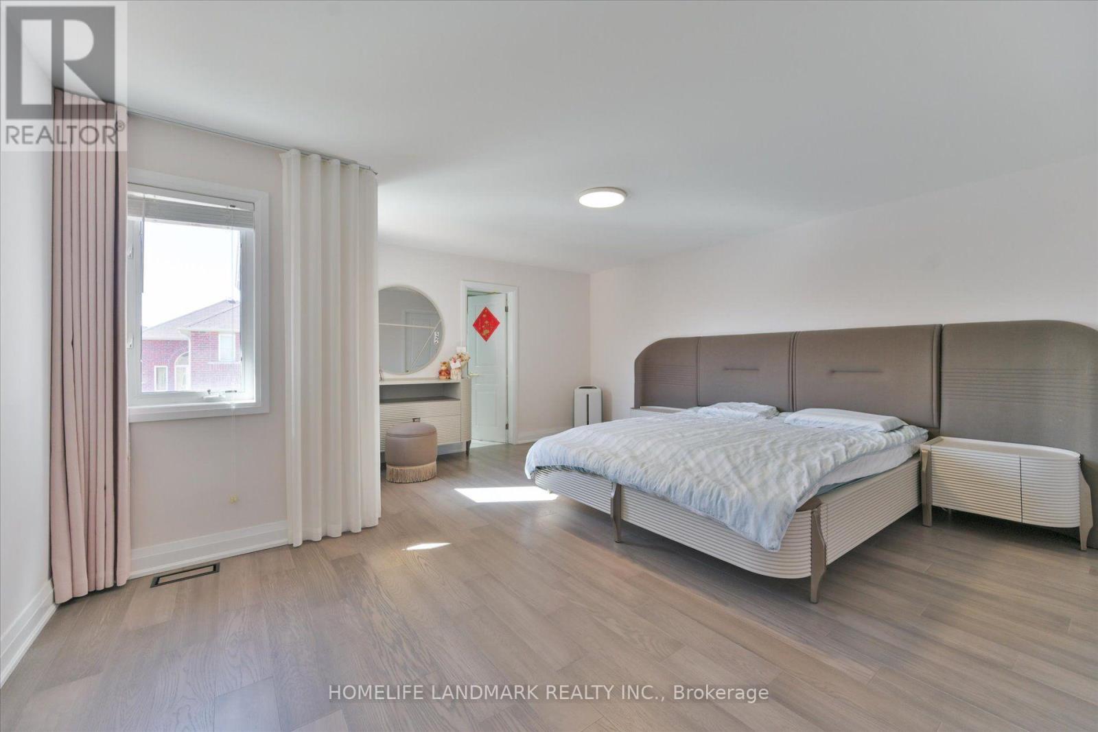 24 Harlan Street Property Photo 11