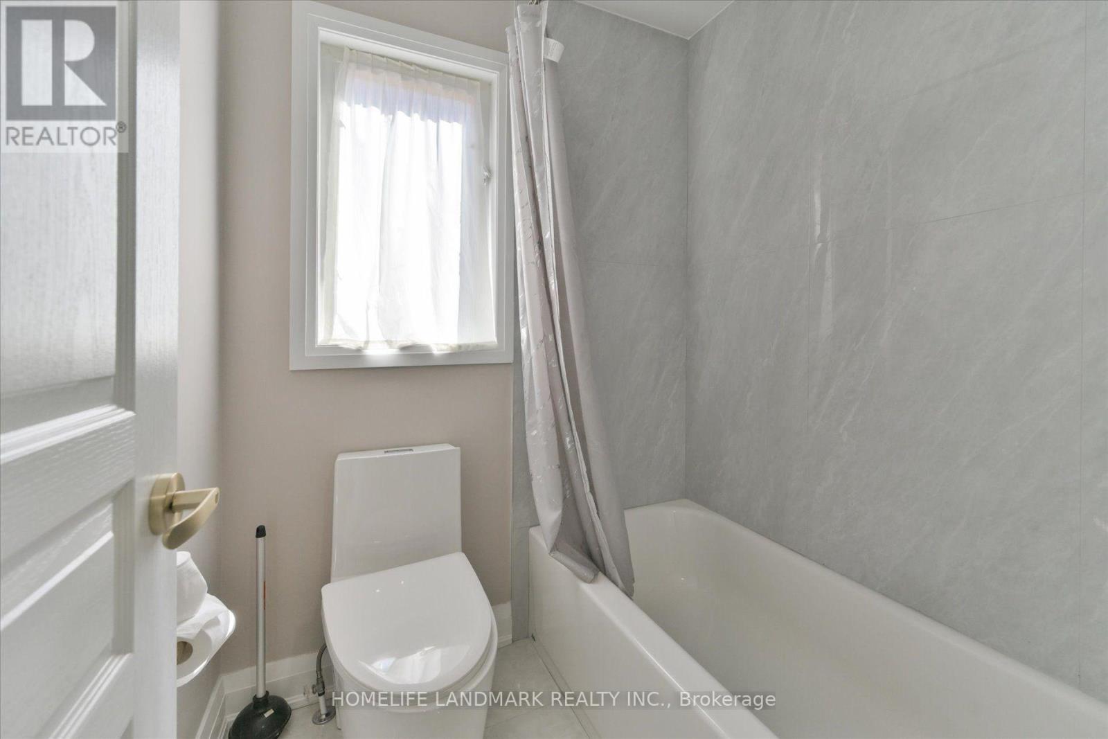 24 Harlan Street Property Photo 16