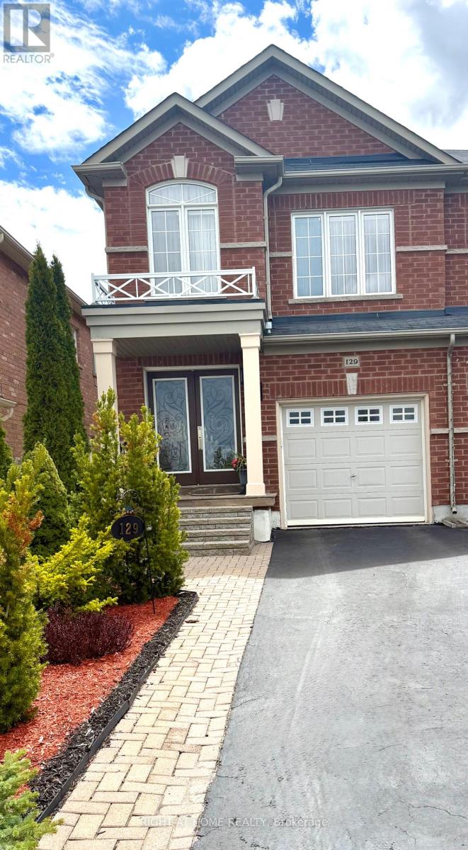 129 Four Seasons Crescent Property Photo 2