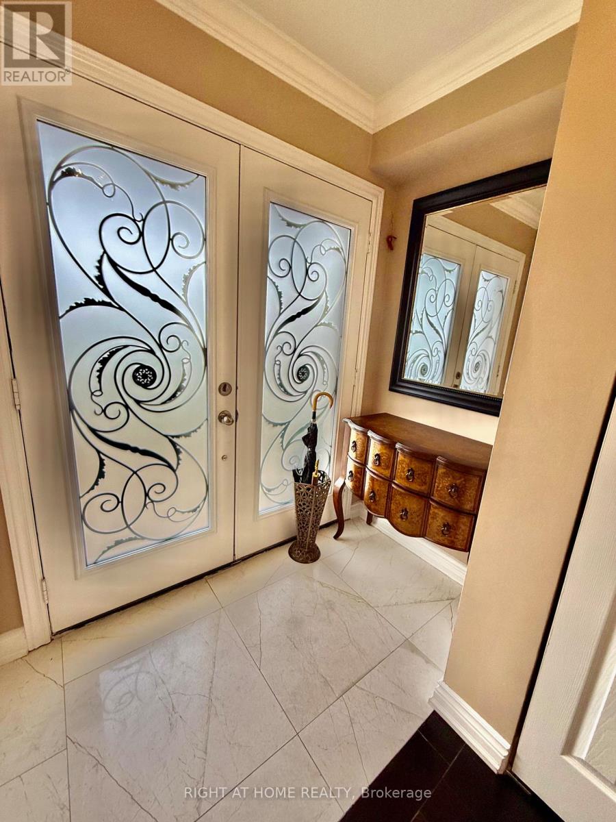 129 Four Seasons Crescent Property Photo 3