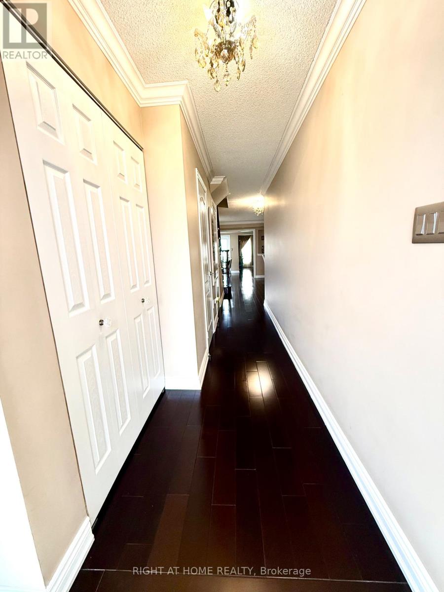 129 Four Seasons Crescent Property Photo 4