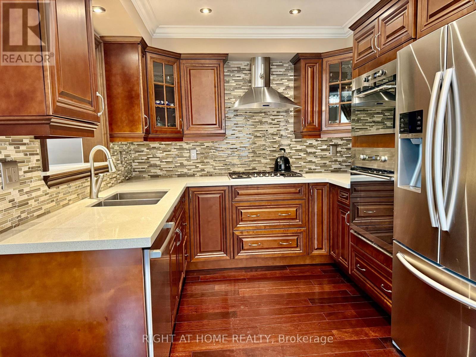 129 Four Seasons Crescent Property Photo 9