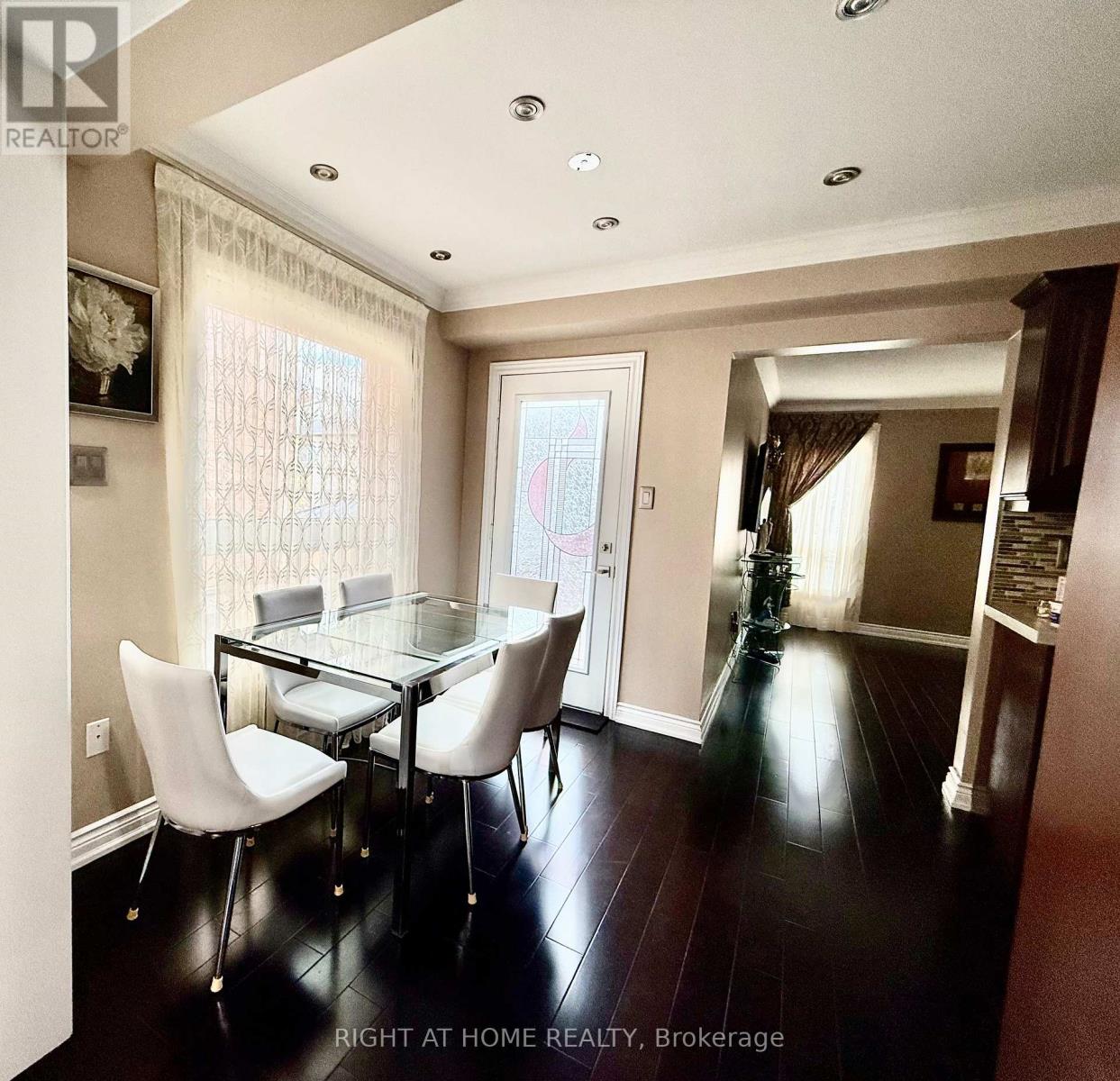 129 Four Seasons Crescent Property Photo 10