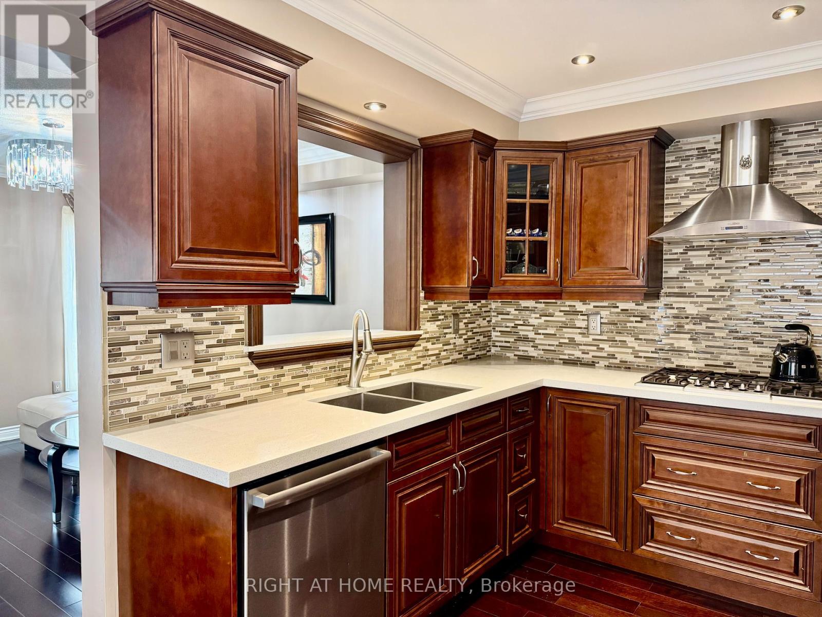 129 Four Seasons Crescent Property Photo 11