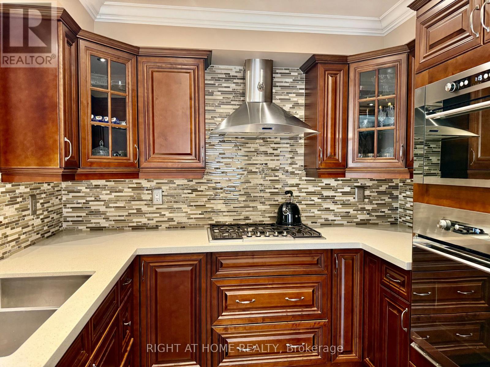 129 Four Seasons Crescent Property Photo 13