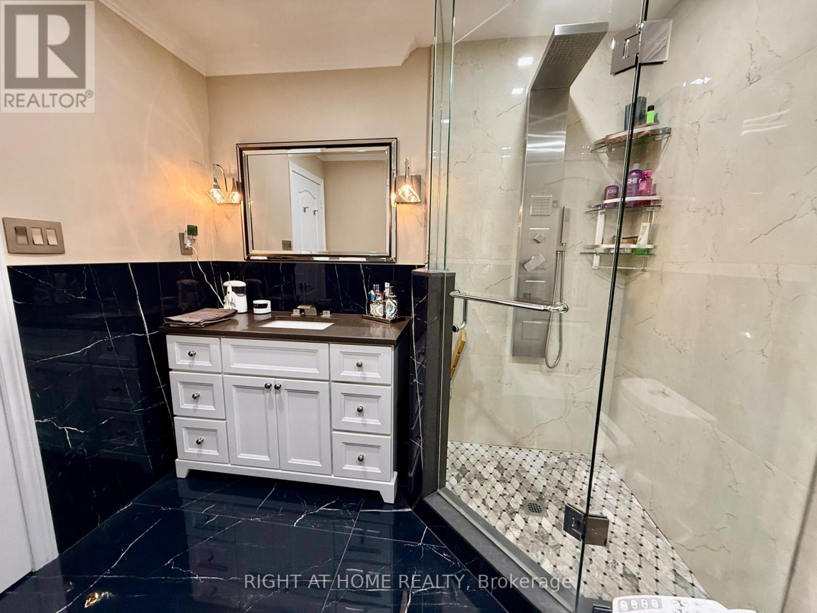 129 Four Seasons Crescent Property Photo 22
