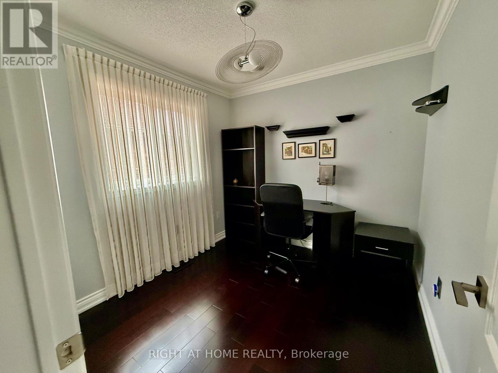 129 Four Seasons Crescent Property Photo 29
