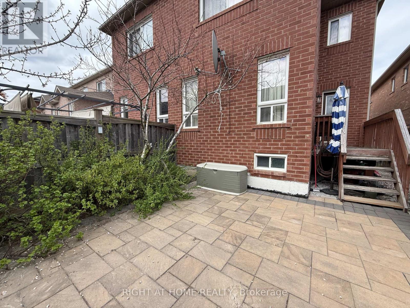 129 Four Seasons Crescent Property Photo 32
