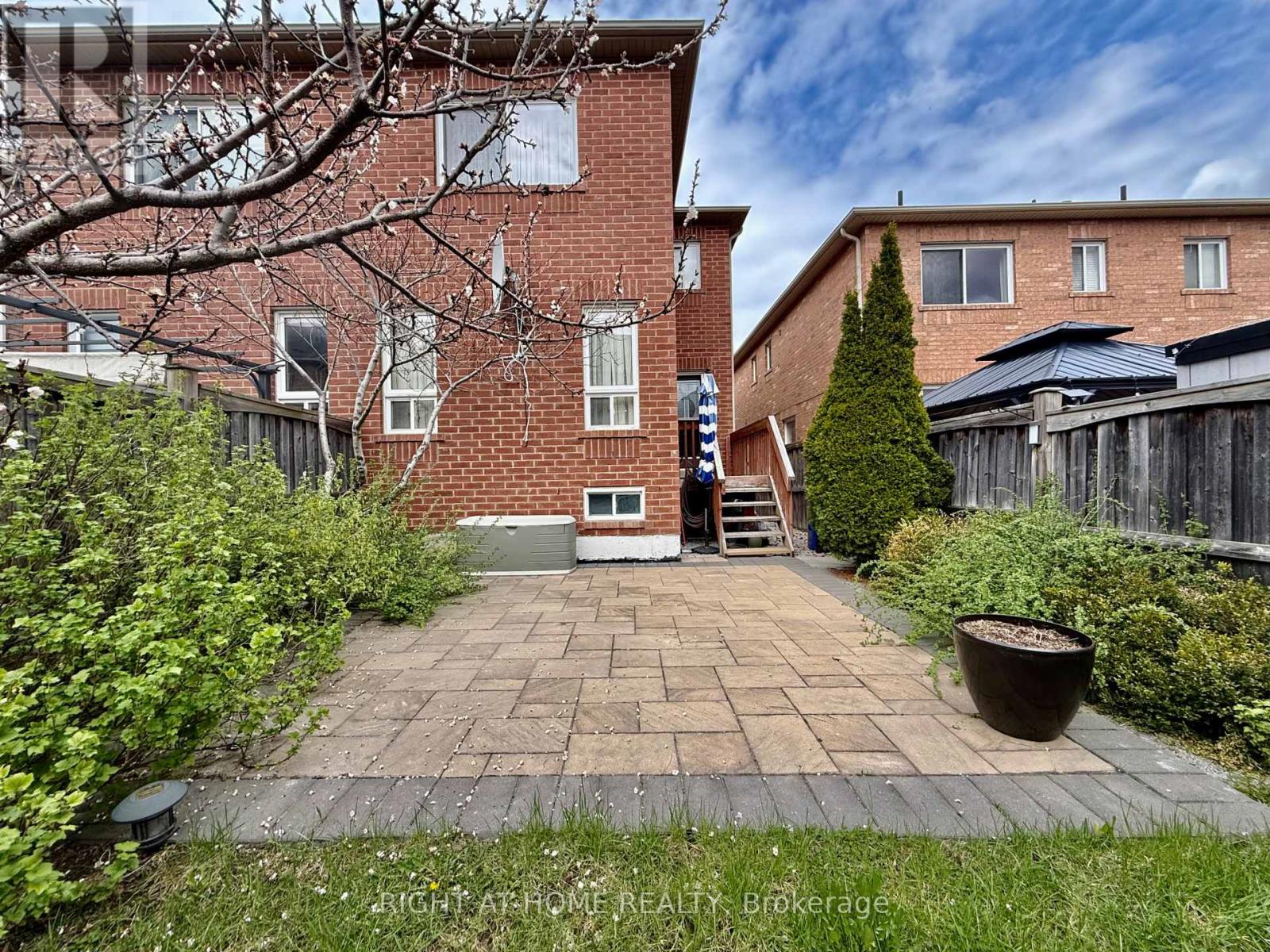 129 Four Seasons Crescent Property Photo 33