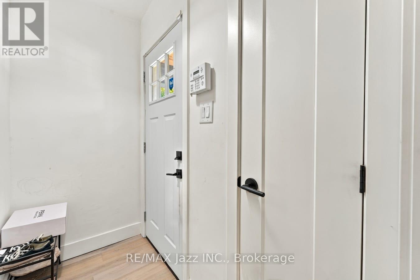 388 Eagle Street Property Photo 3