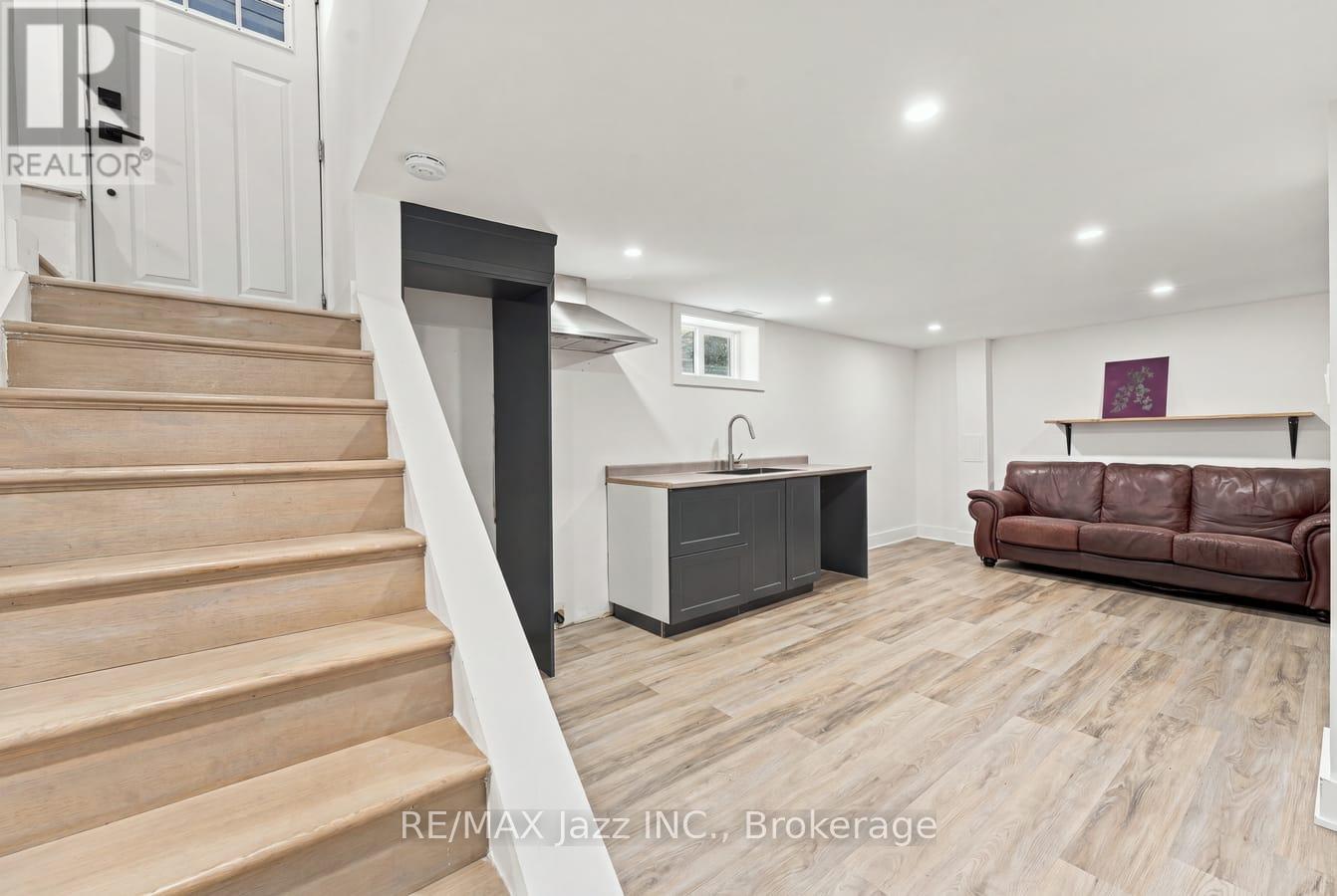 388 Eagle Street Property Photo 14