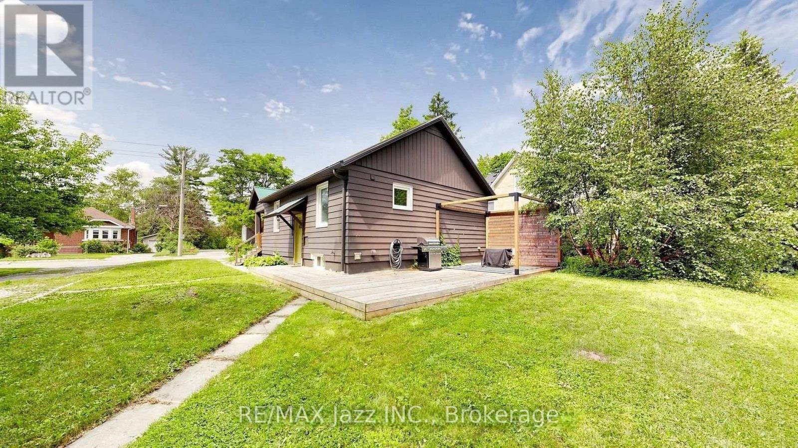 388 Eagle Street Property Photo 21