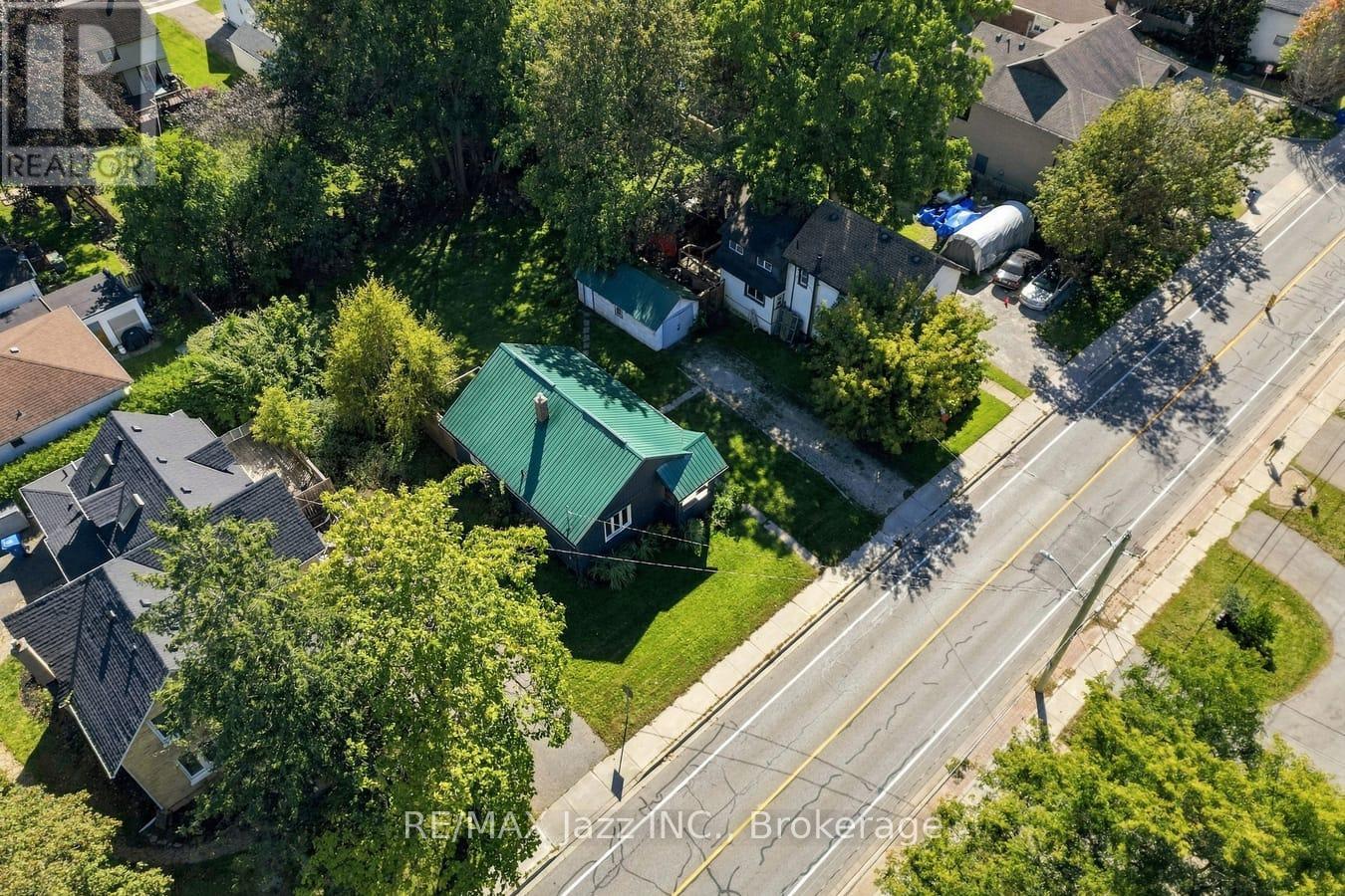 388 Eagle Street Property Photo 23