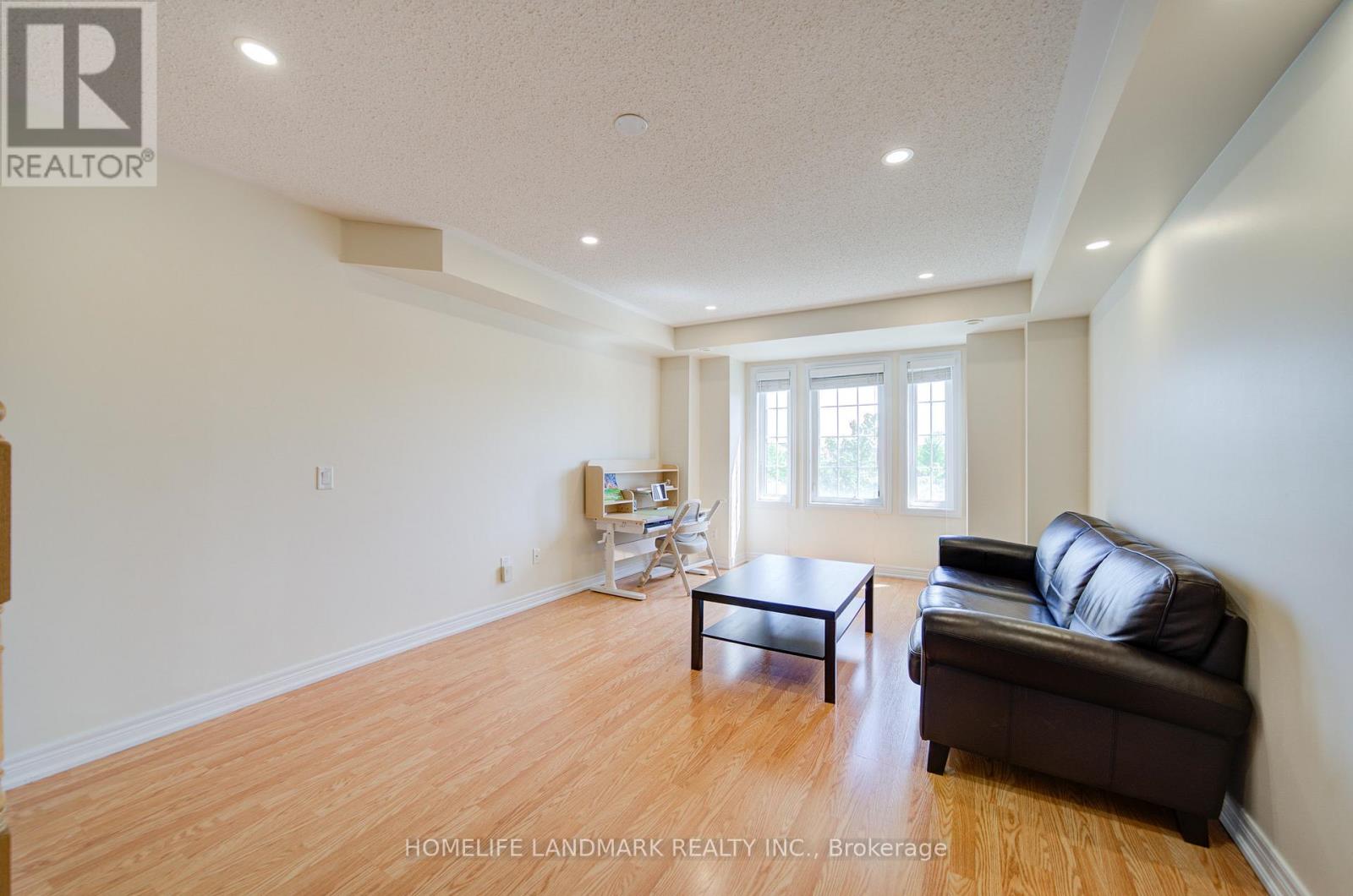 9976 Mccowan Road Property Photo 12
