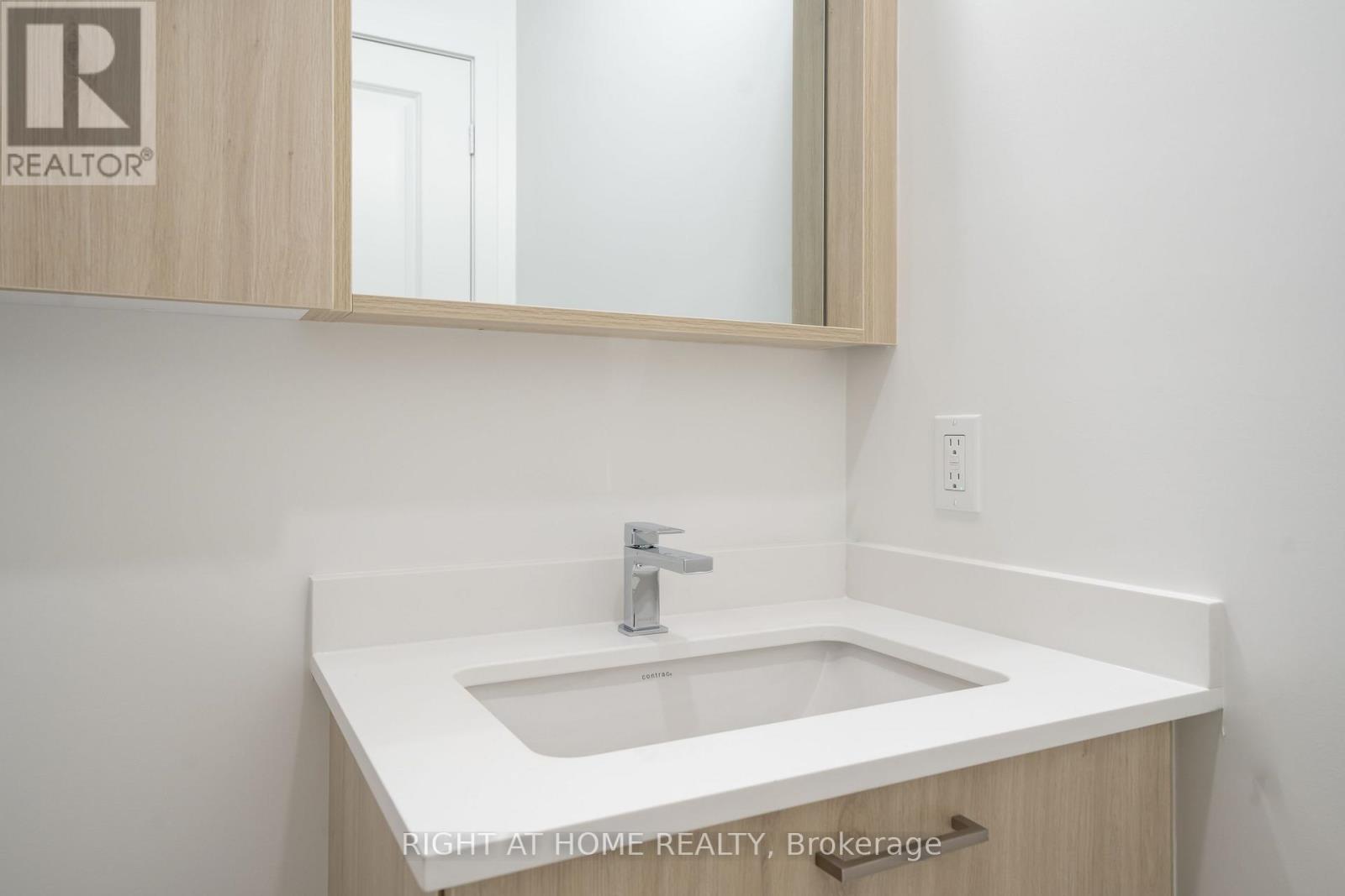 2406 - 50 Upper Mall Way Property Photo 20