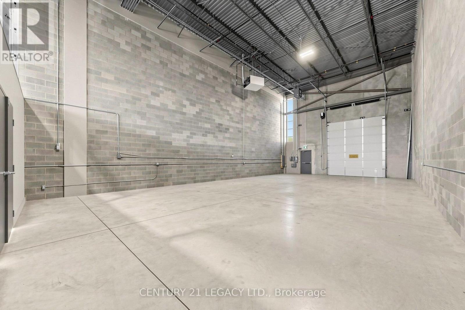 11 - 10950 Woodbine Avenue Property Photo 14