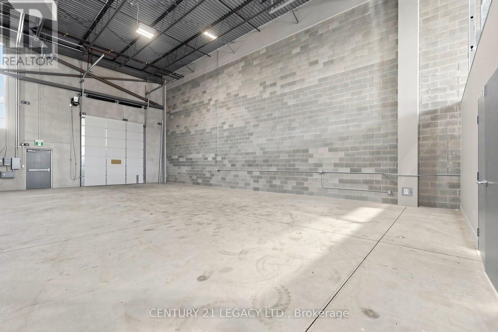 11 - 10950 Woodbine Avenue Property Photo 15