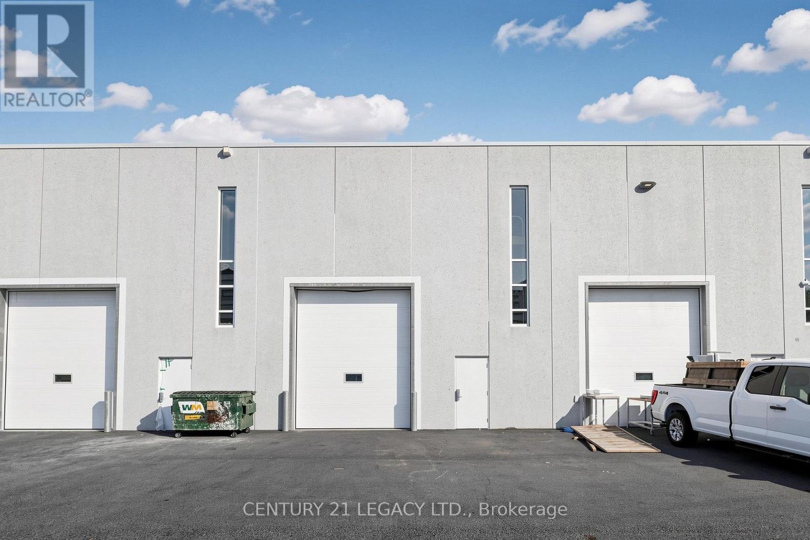 11 - 10950 Woodbine Avenue Property Photo 23