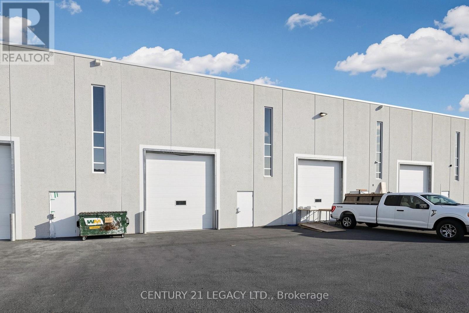 11 - 10950 Woodbine Avenue Property Photo 24