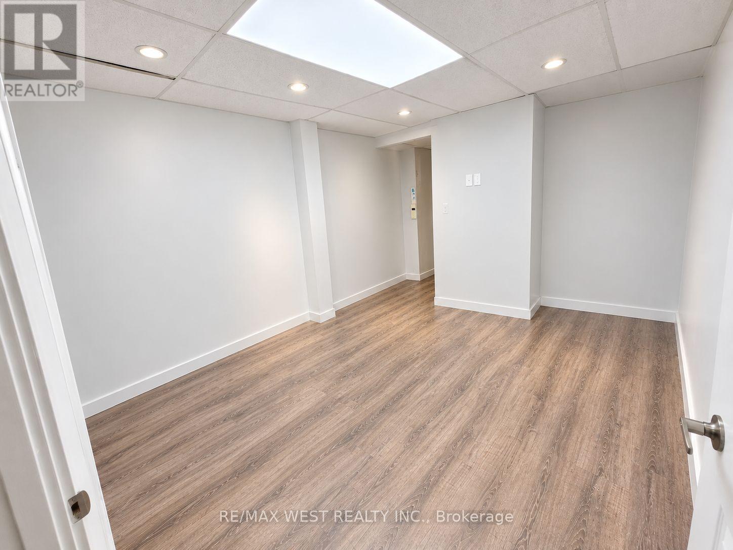 1b - Rm 2 - 1102 Centre Street Property Photo 2