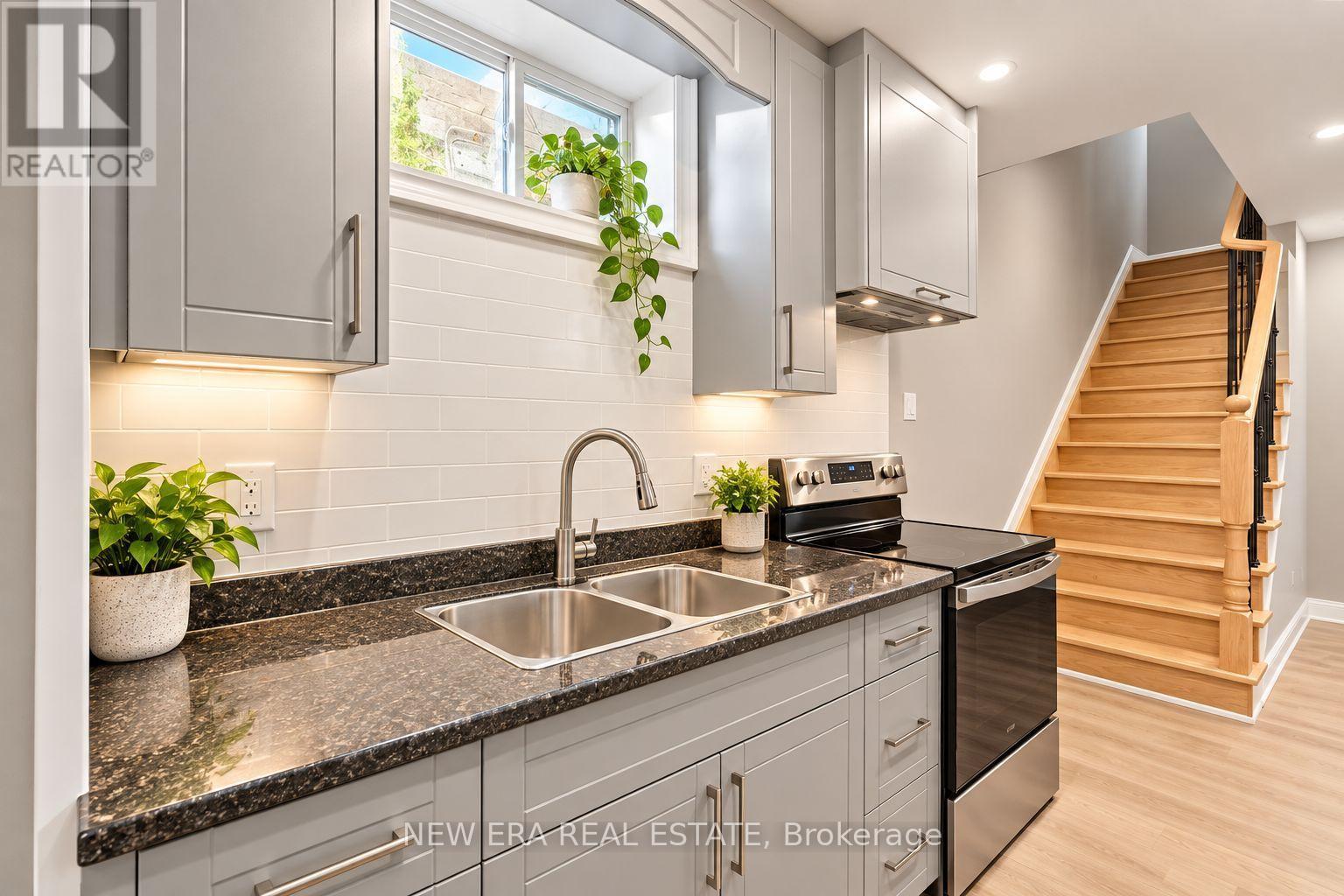 124 Walker Boulevard Property Photo 19
