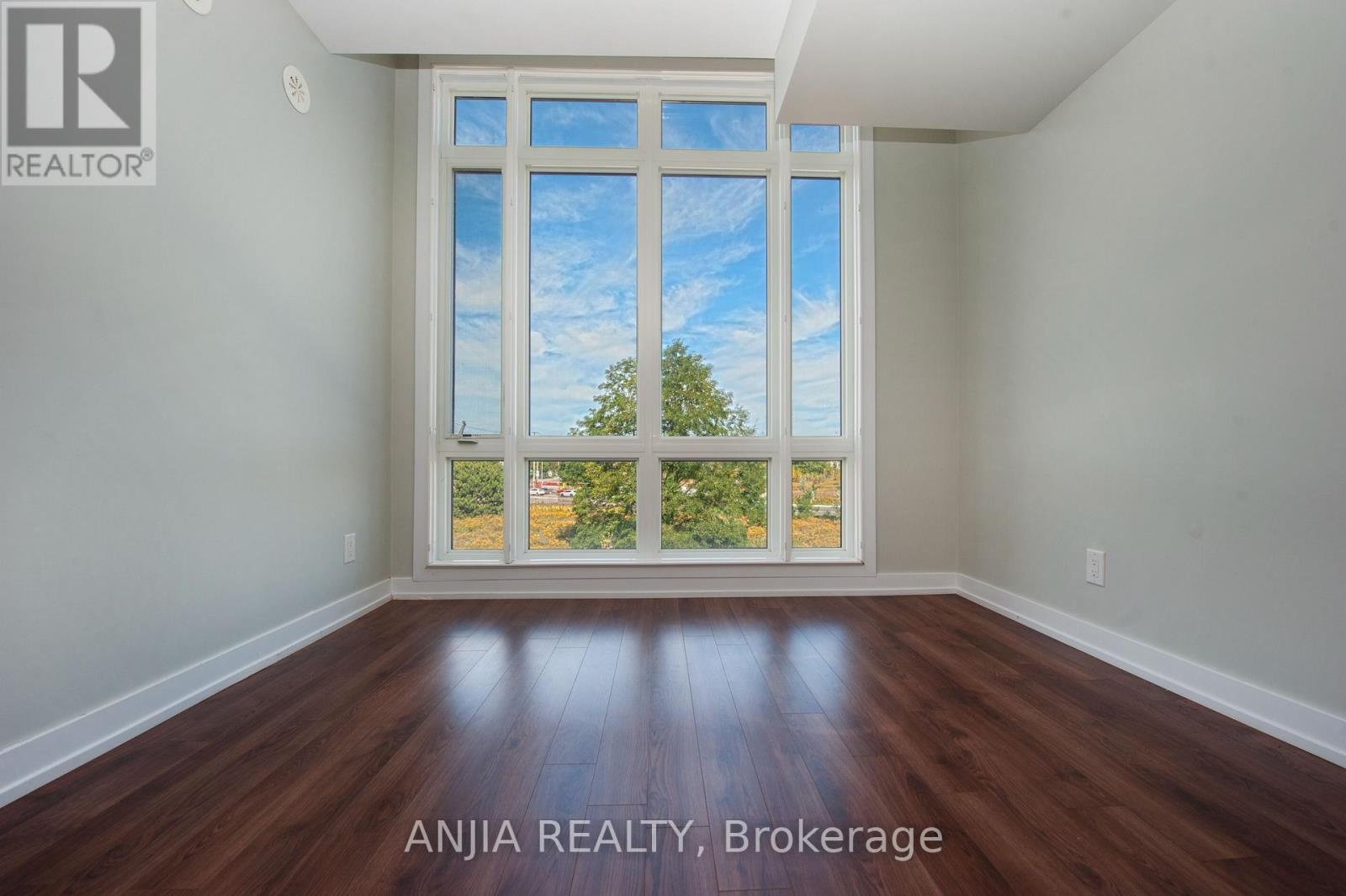 207 - 10 Dunsheath Way Property Photo 19