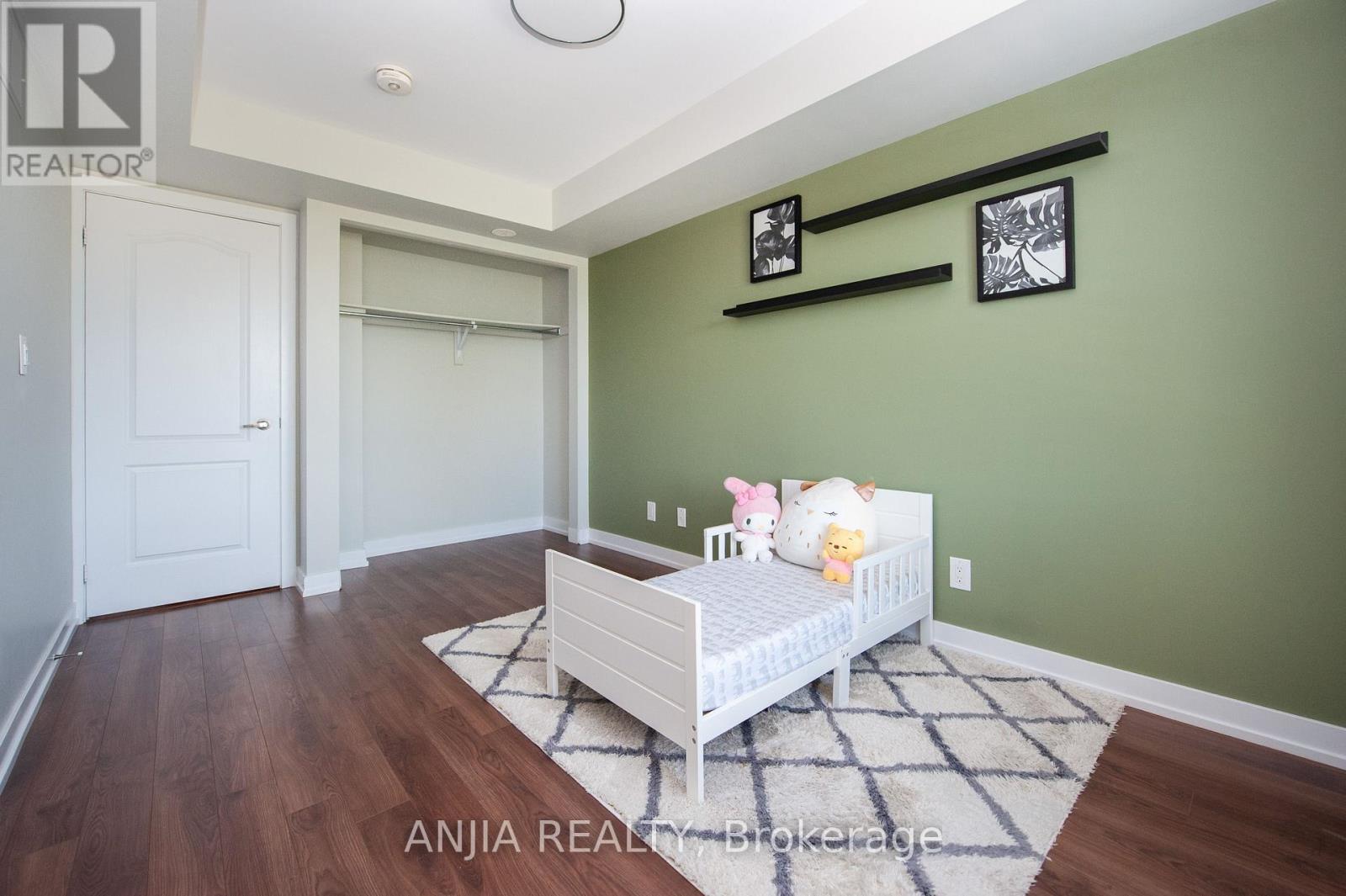 207 - 10 Dunsheath Way Property Photo 23