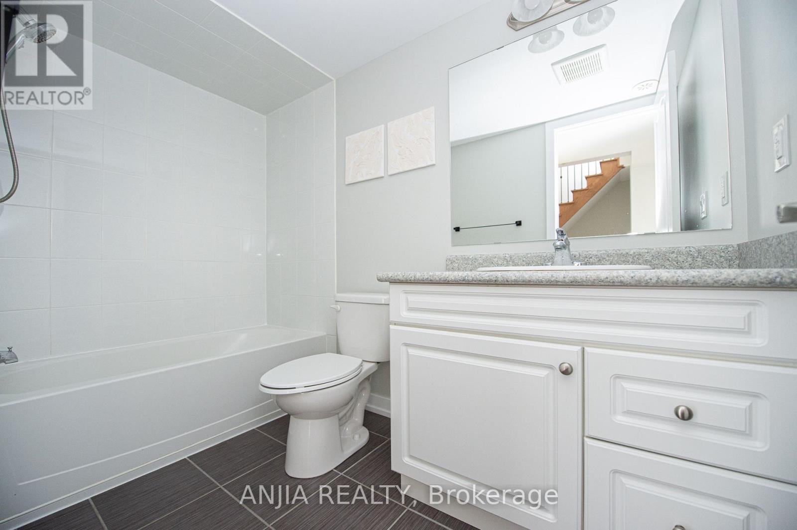 207 - 10 Dunsheath Way Property Photo 24