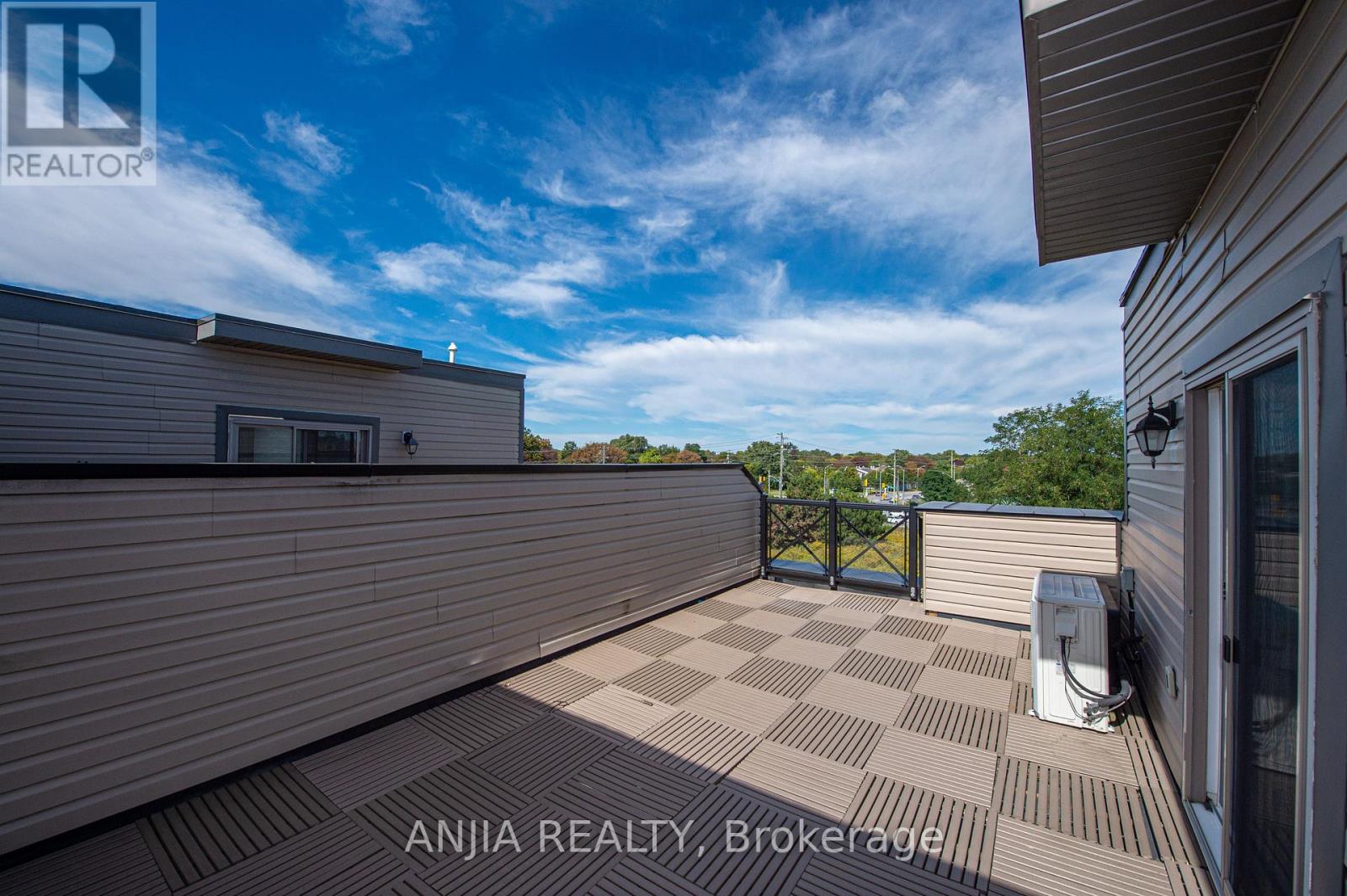 207 - 10 Dunsheath Way Property Photo 30