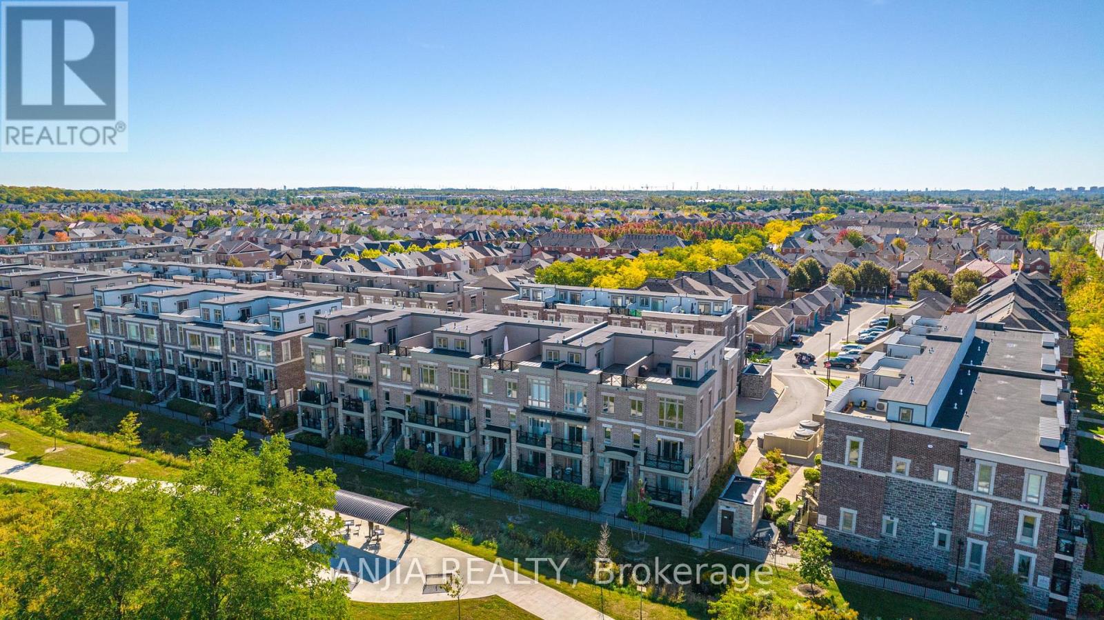 207 - 10 Dunsheath Way Property Photo 34