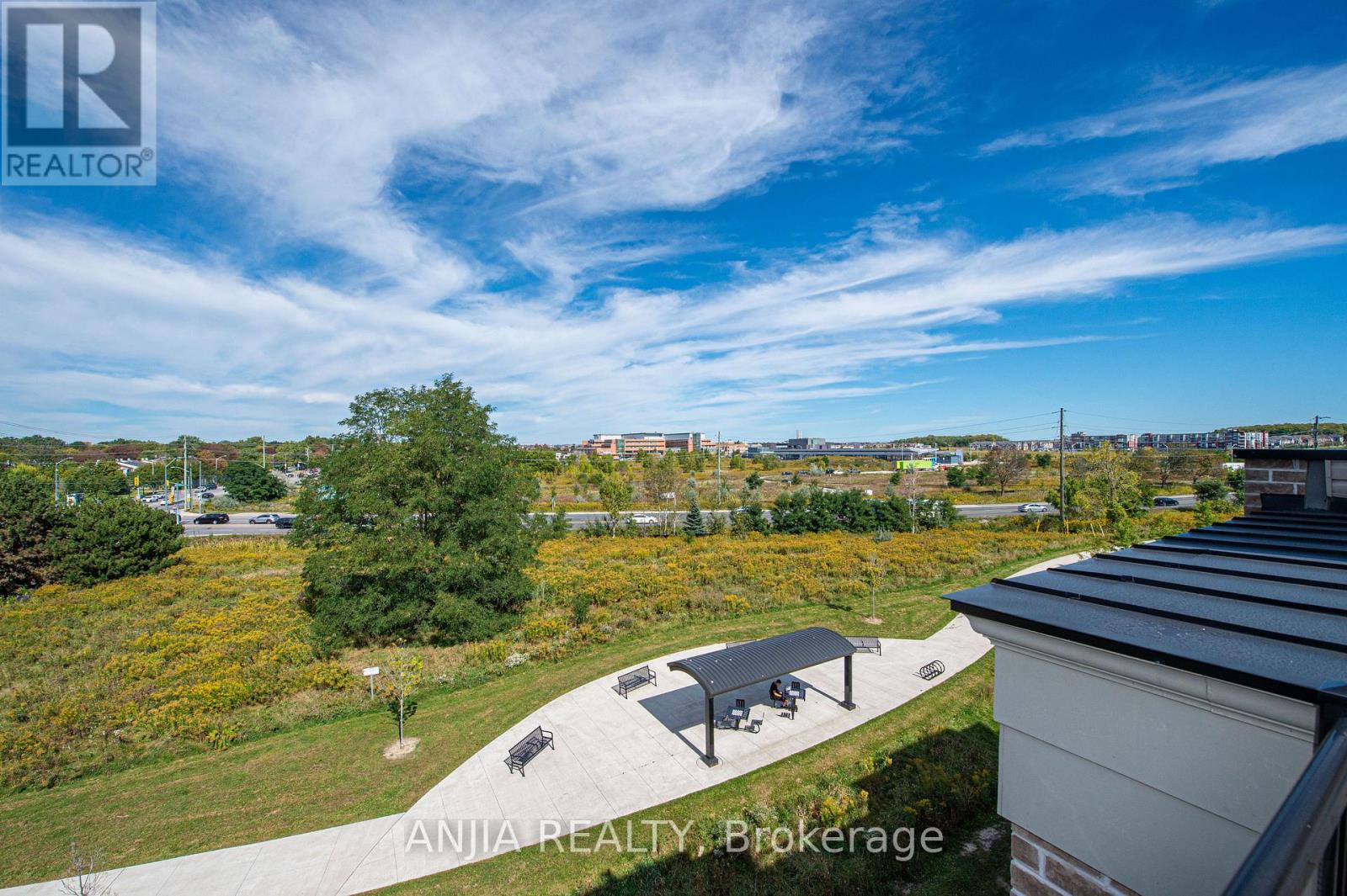 207 - 10 Dunsheath Way Property Photo 41