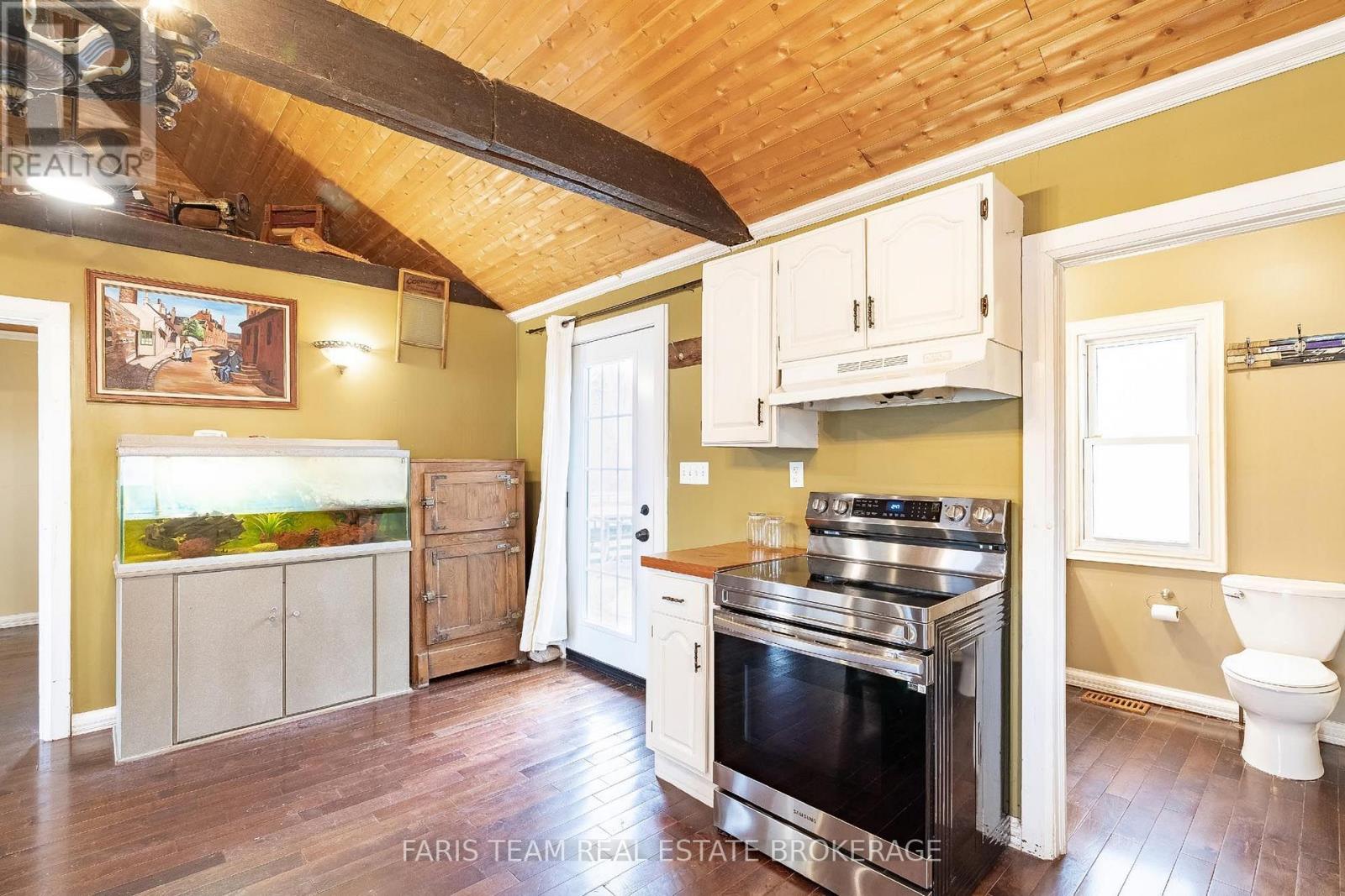 1417 Maple Way Property Photo 10