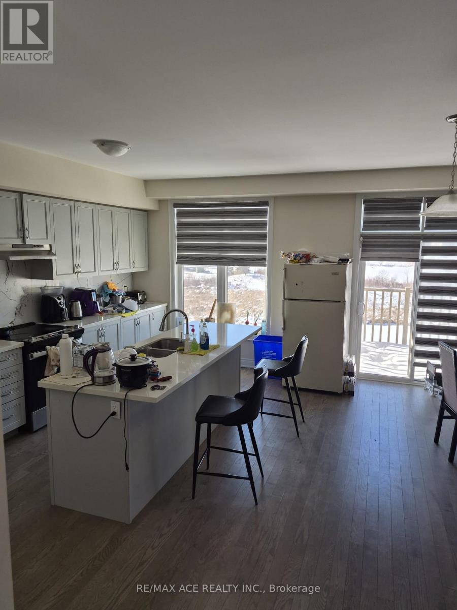 32 Andress Way Property Photo 5