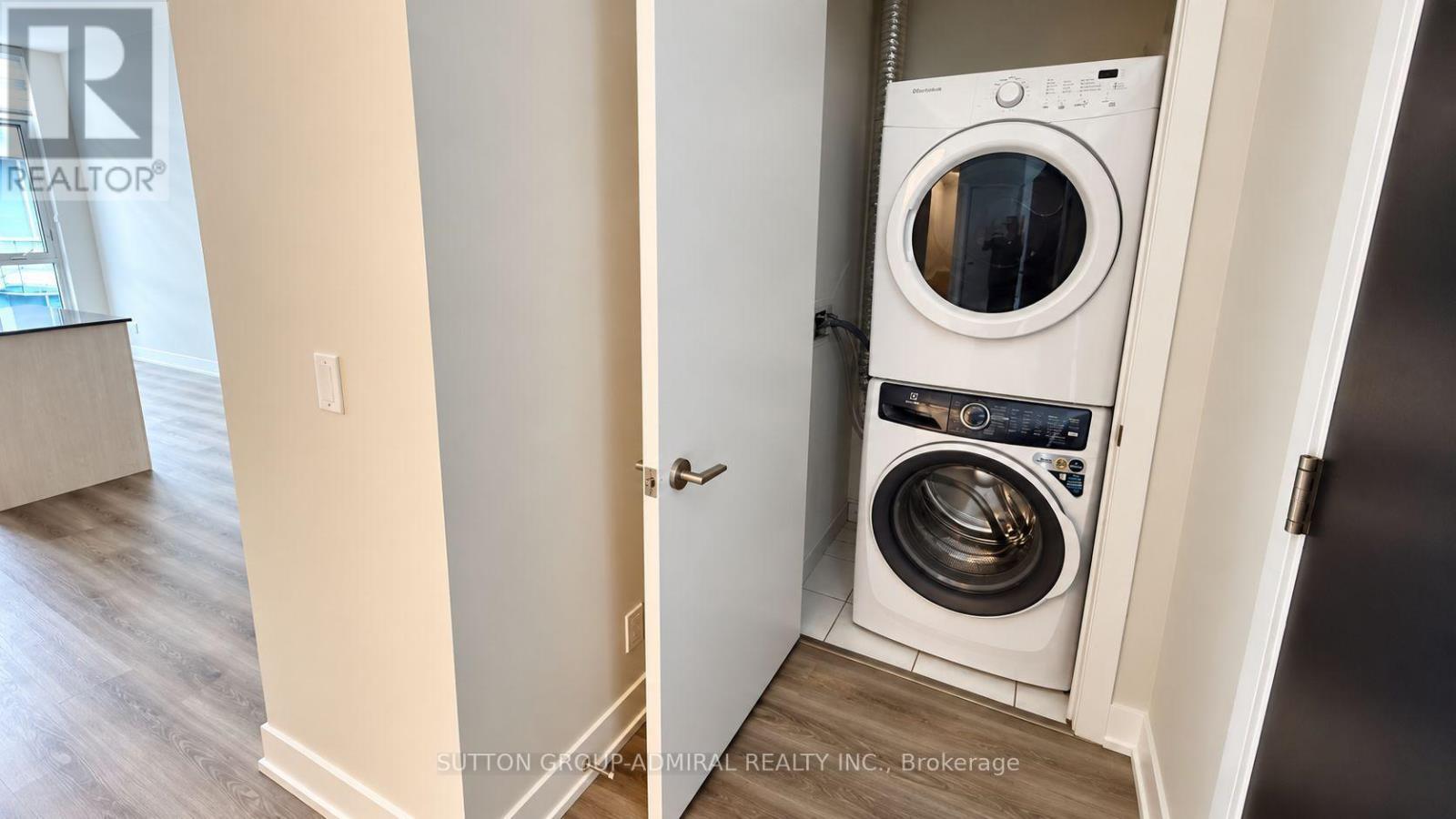 744 - 9471 Yonge Street Property Photo 11