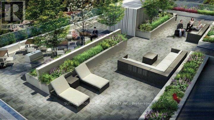 744 - 9471 Yonge Street Property Photo 14
