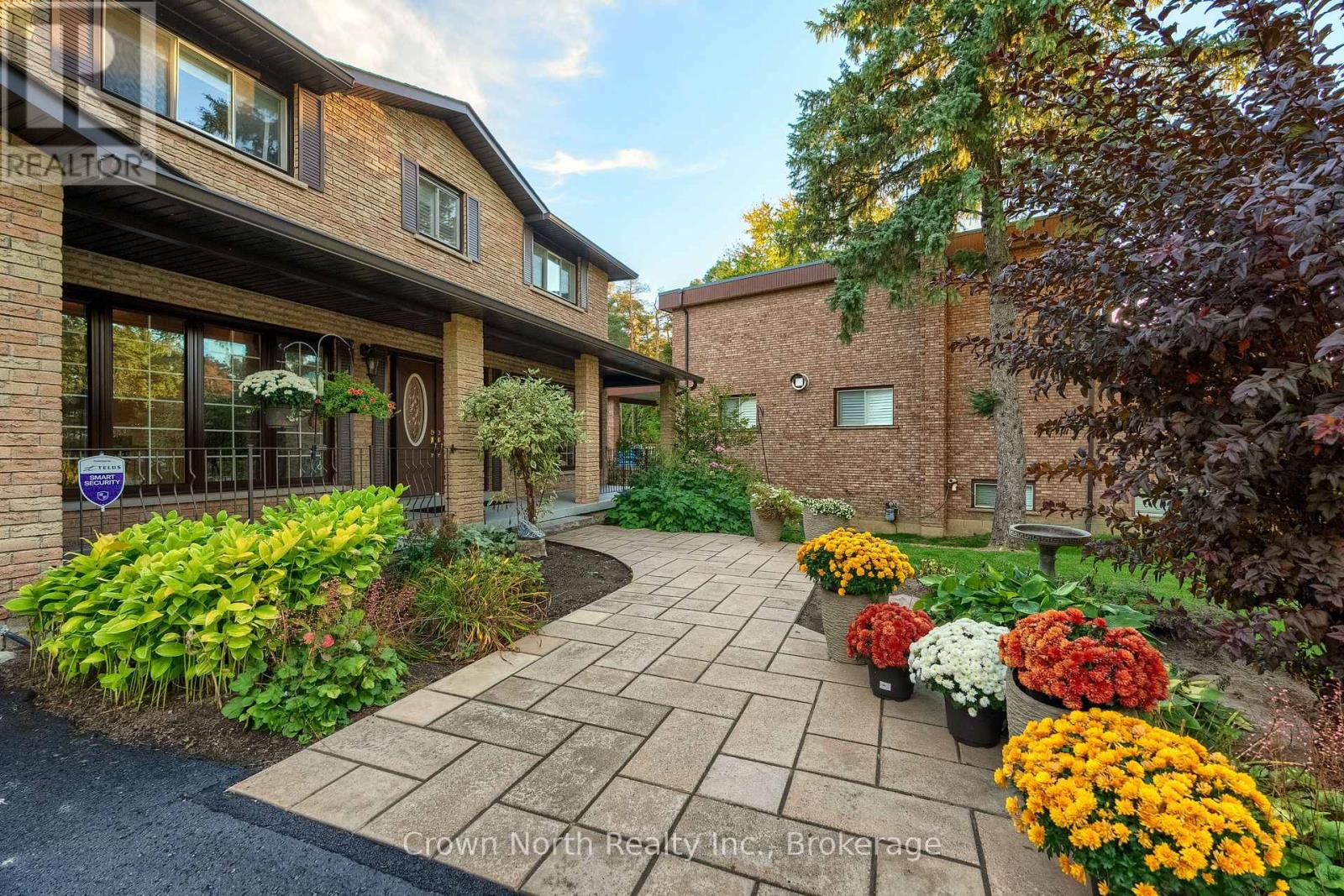 17 Black Willow Court Property Photo 8