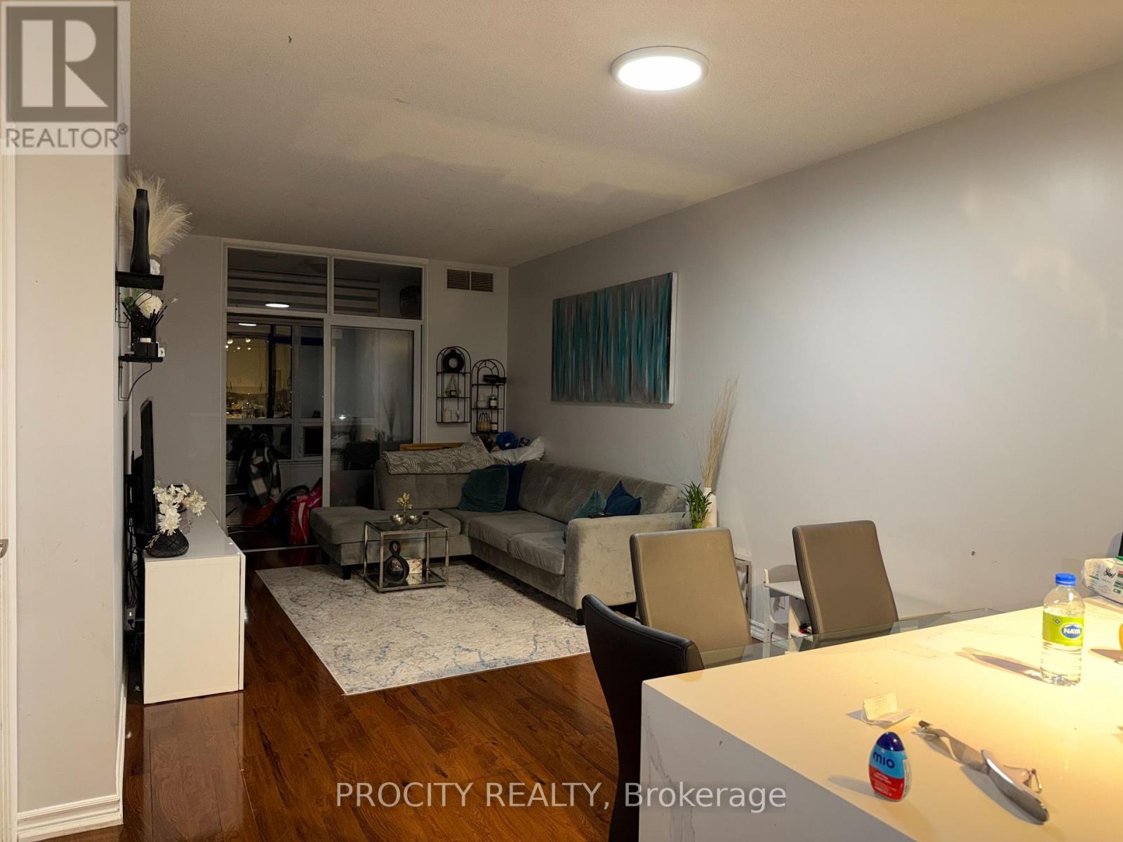 203 - 9235 JANE STREET Property Photo 1