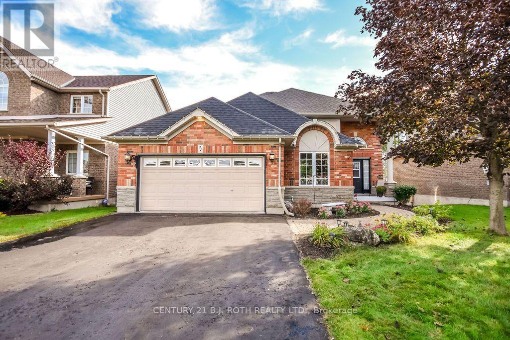 21 ARMEDA CLOW CRESCENT Property Photo 1