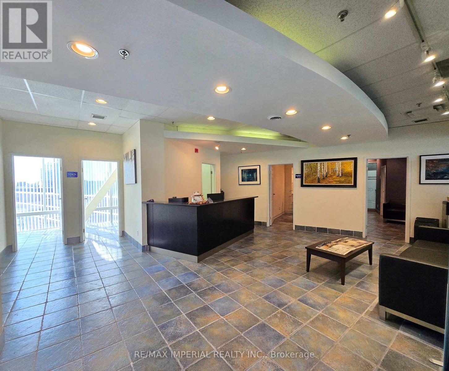 226-230 - 505 Highway 7 Avenue E Property Photo 1