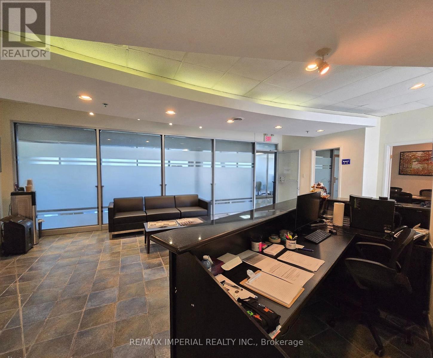 226-230 - 505 Highway 7 Avenue E Property Photo 9