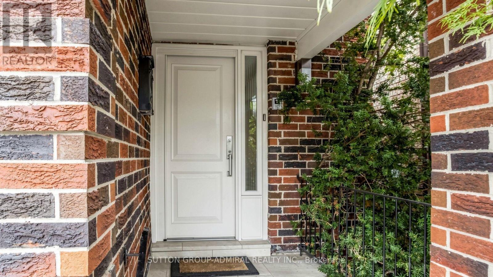 4 Doral Gate Property Photo 2