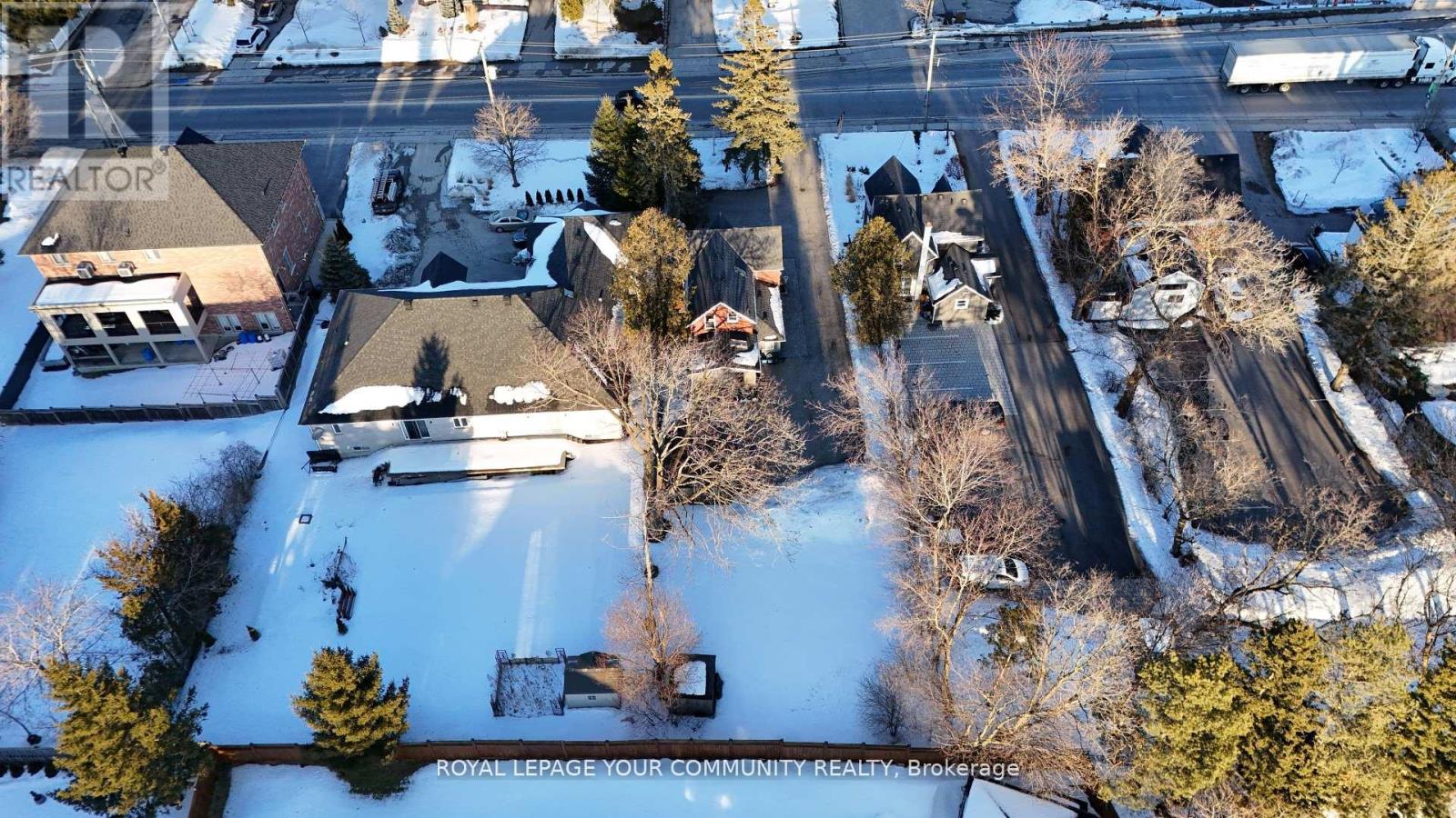 13066 Keele Street Property Photo 33