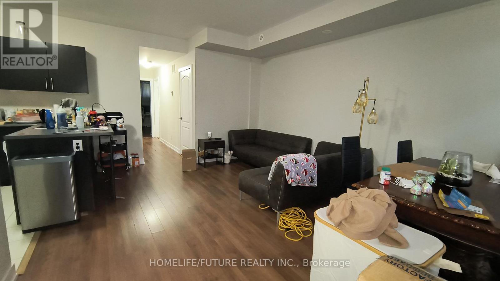 621 - 50 Dunsheath Way Property Photo 3