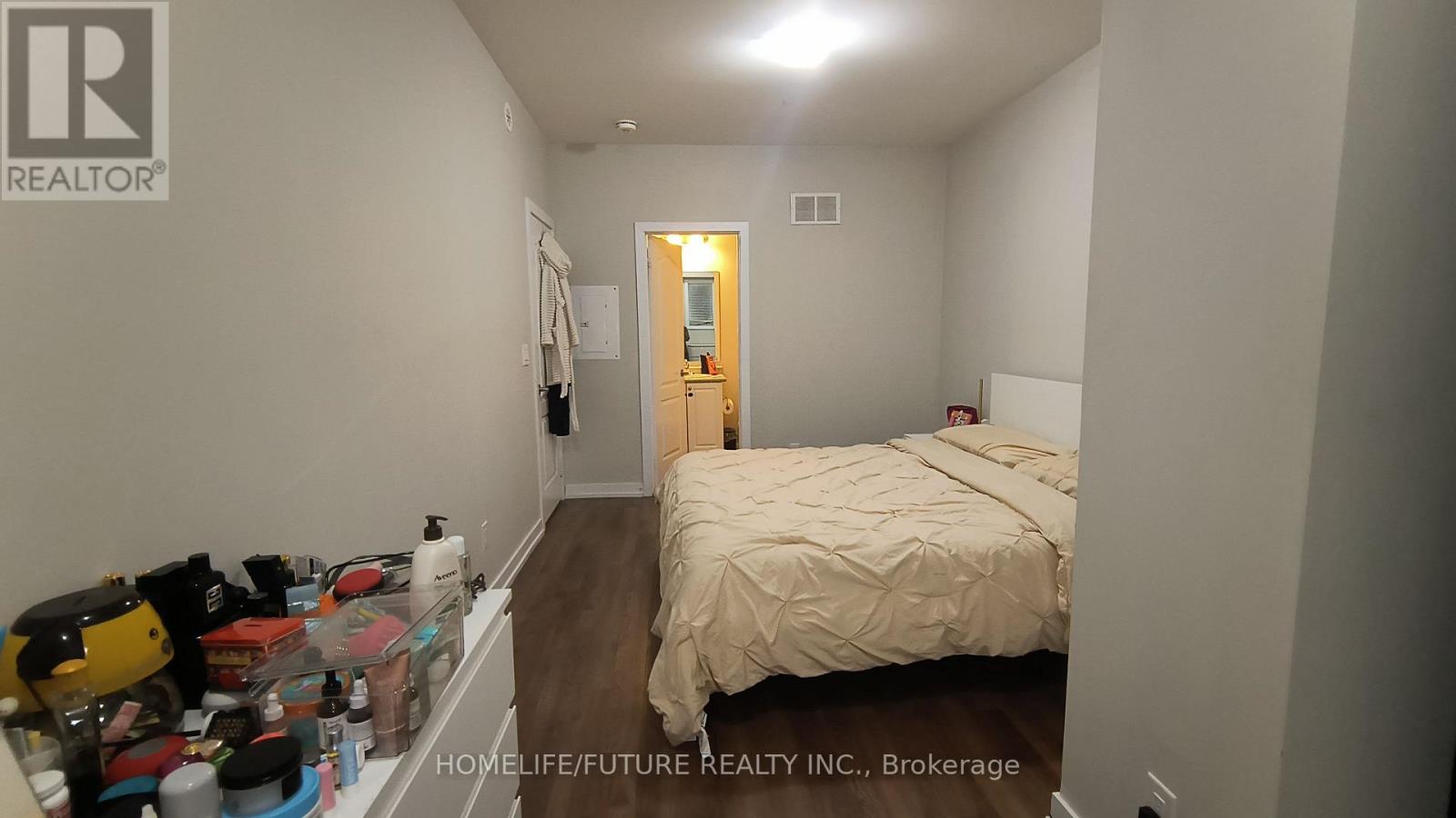 621 - 50 Dunsheath Way Property Photo 9