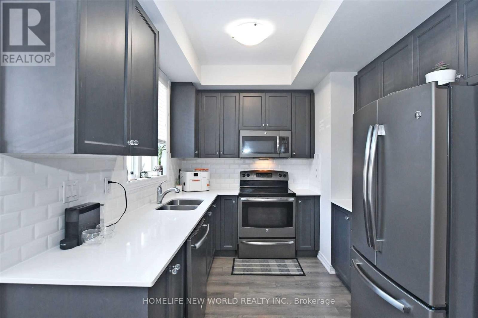 15 - 105 Kayla Crescent Property Photo 4