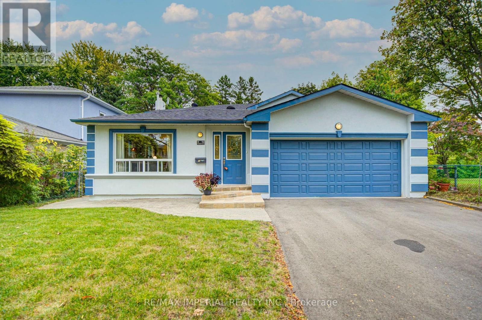 19 Penwick Crescent Property Photo 1